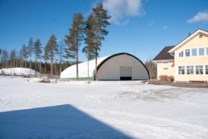 Havainnekuva, hallisuunnitelma Hiisituvan vieressä.