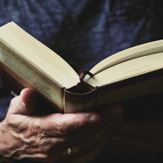 book-3531412_1920