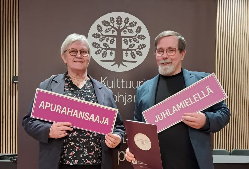 Eija Valli ja Jukka Puranen Kokkolassa Suomen kulttuurirahaston Keski-Pohjanmaan vuosijuhlassa 10.4.2025