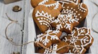 gingerbread-cookies-gaad6cba6a_1920