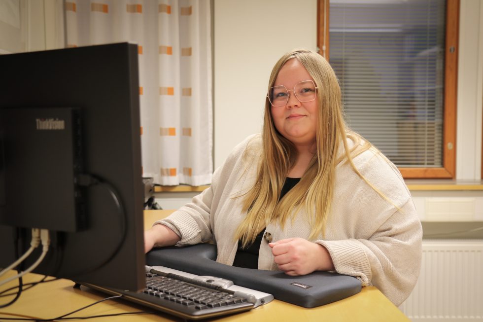 Hallintosihteeri Aino Jompa SR-2