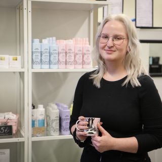 Hiukset Piita Pesonen SK-6
