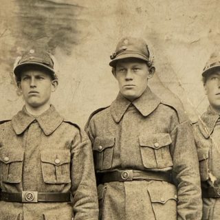 isa-sotavaessa-Hella-Ruotoistenmaki