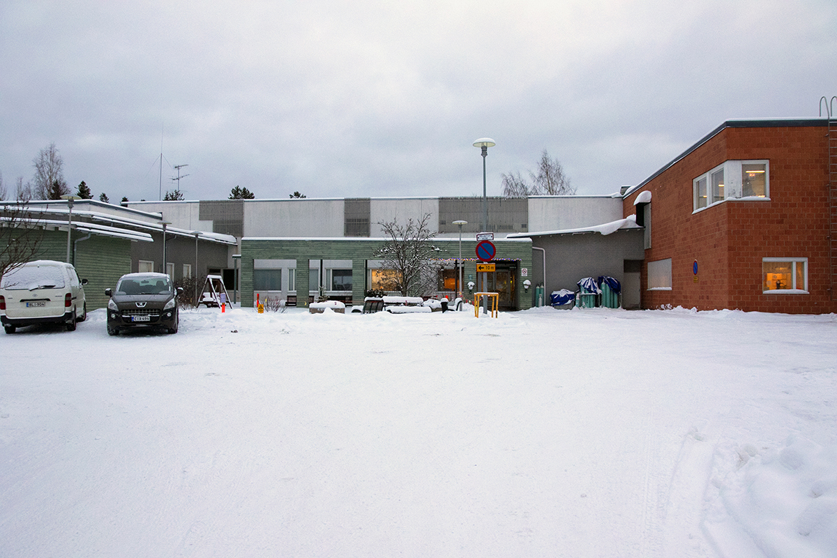 Köpsinrinteen palvelukeskuksen toiminnot ja kiinteistö myydään Attendo Oy:lle.