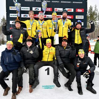 Miesten viesti huoltotiimi kuva Ismo Aaltonen