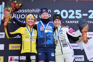 OonaKettusenHopea_TouhoHakkinen