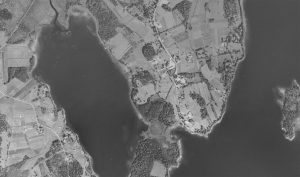 Kuvakaappaus kartta.paikkatietoikkuna.fi -palvelusta, historialliset ilmakuvat vuodelta 1958. 