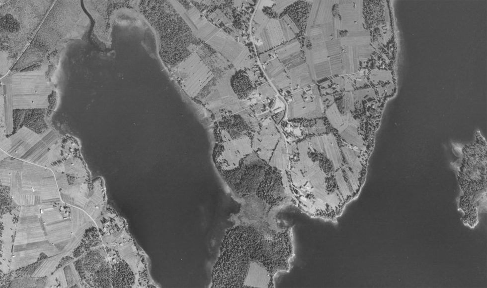 Kuvakaappaus kartta.paikkatietoikkuna.fi -palvelusta, historialliset ilmakuvat vuodelta 1958. 