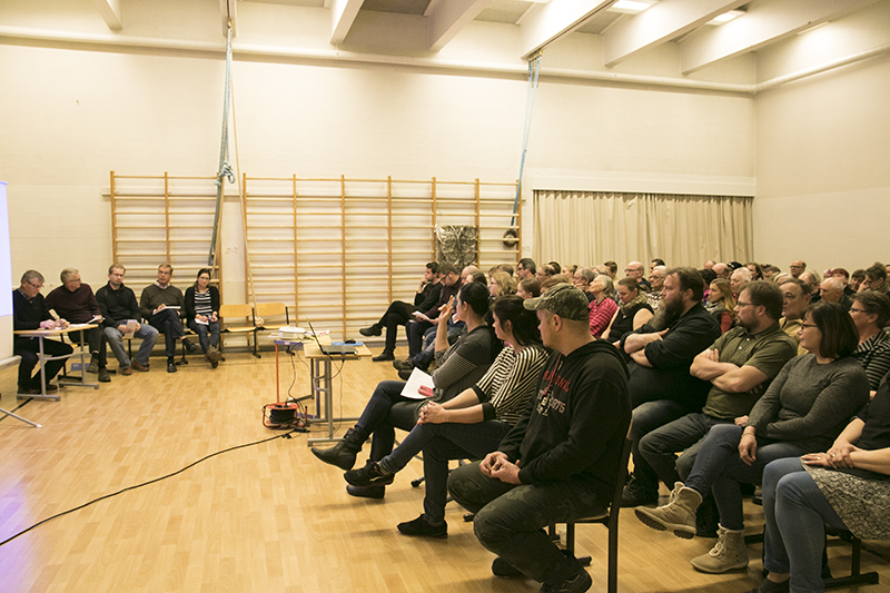 Kuulemistilaisuus keräsi Ruotasille kaikkiaan noin 150 henkeä.