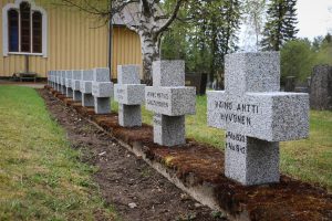 Sankarihautausmaa kunnostus Hukkanen SK-08