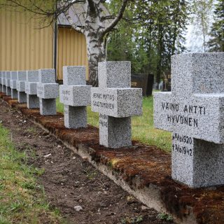 Sankarihautausmaa kunnostus Hukkanen SK-08