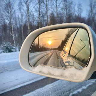 Talvea kohti liikenne auto