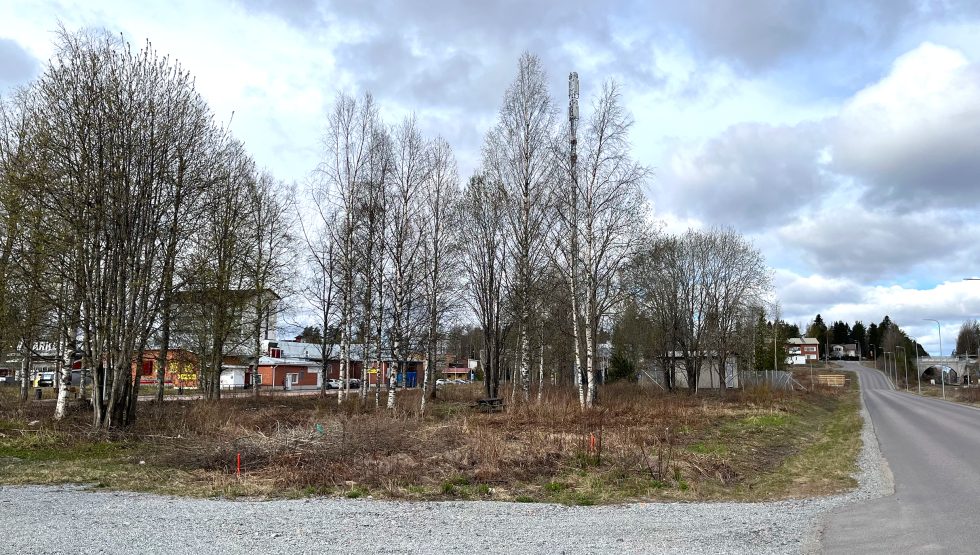 Tontti uuden Asematien osan varrella.