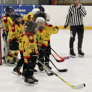 Uusivuosi-jääkiekko-JQ